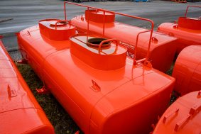 Цистерна с надрамником АТЗ 12-2Б