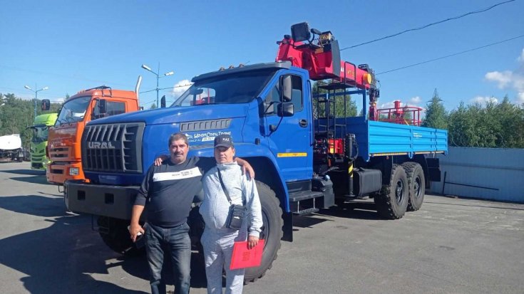 Бортовой Урал с КМУ ИТ-150