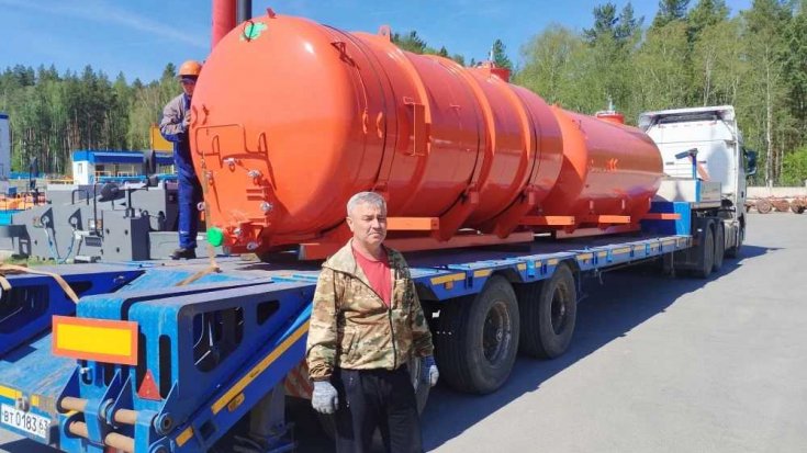 Купил цистерну с надрамником АКН (МВ) 10 УСТ Камаз, Урал с люком (2 ед.)
