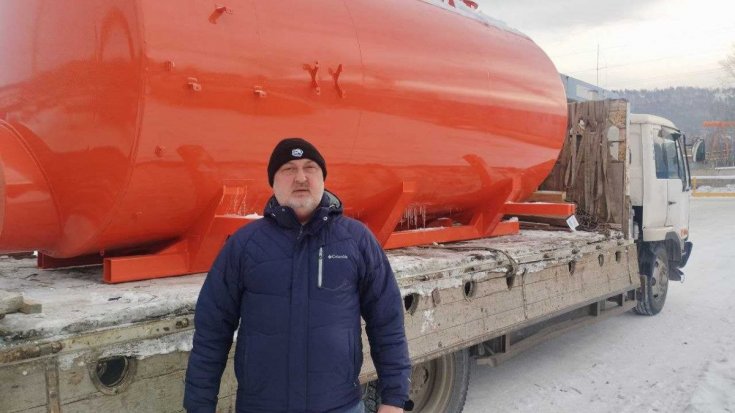 Купил цистерну с надрамником АКН (МВ) 10Т 5мм ревизионный люк Камаз, Урал