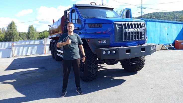 Купил автотопливозаправщик АЦПТ-10НО Урал NEXT 4320-72 насос, обогрев