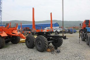 Снятые с производства прицепы-роспуски лесовозные