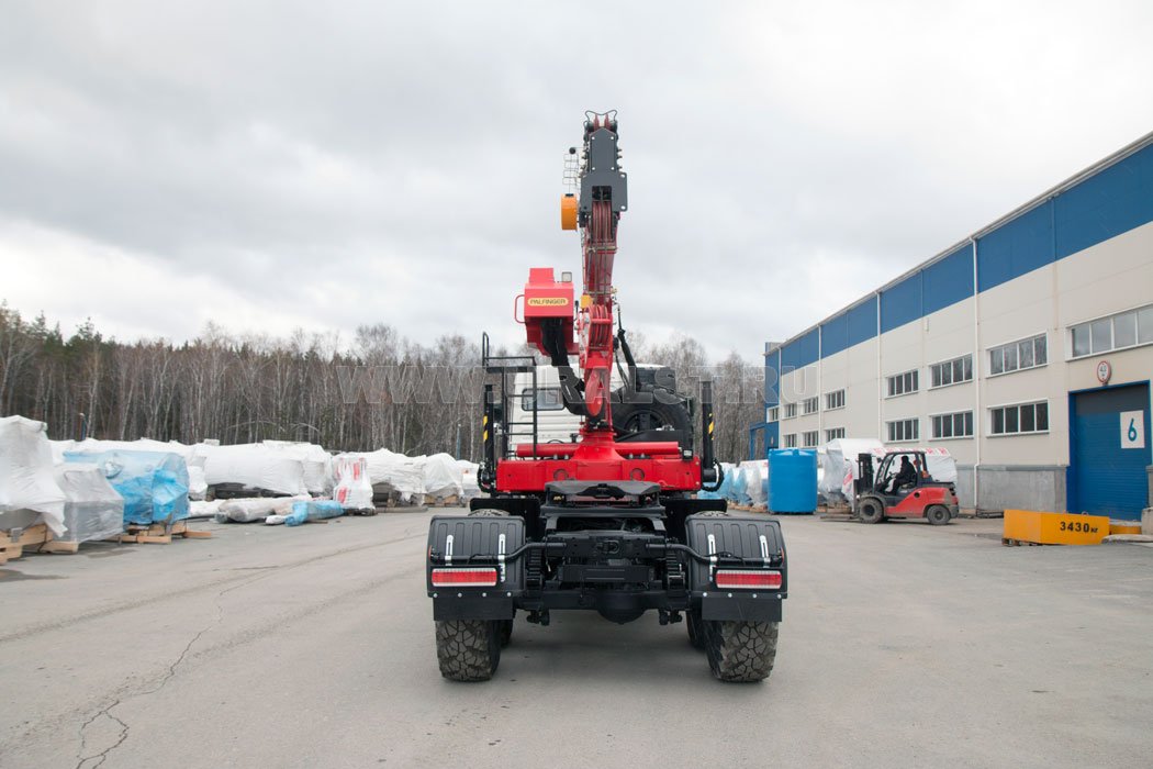 Седельный тягач Камаз 43118 с крано-манипуляторной установкой ИТ-150