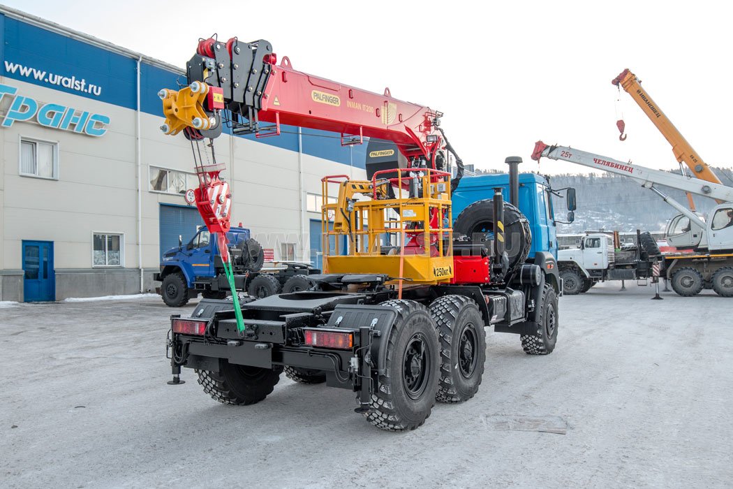 Седельный тягач с КМУ ИТ-200 (тросовый, люлька) УСТ5453PN Урал 5557-80Е5