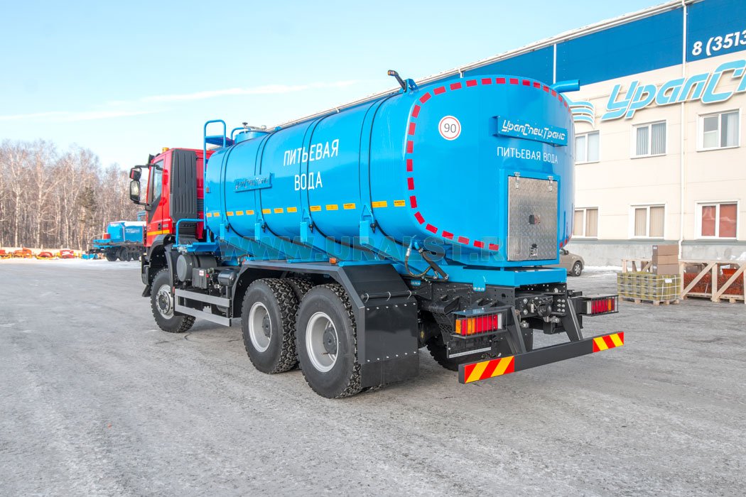Автоцистерна для питьевой воды АЦПТ-12НО нерж IVECO-AMT TRAKKER 6х6 база 3800мм