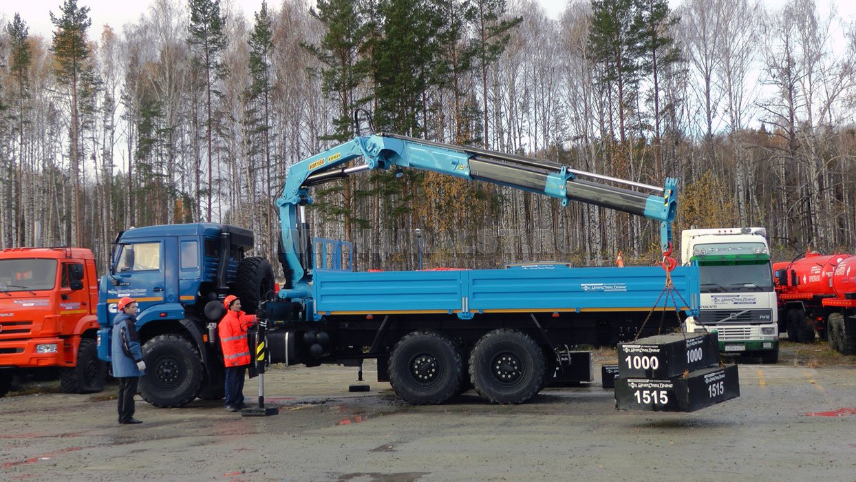 Автомобиль бортовой УСТ-5453 с КМУ ИМ-180 на шасси Камаз 43118-RF