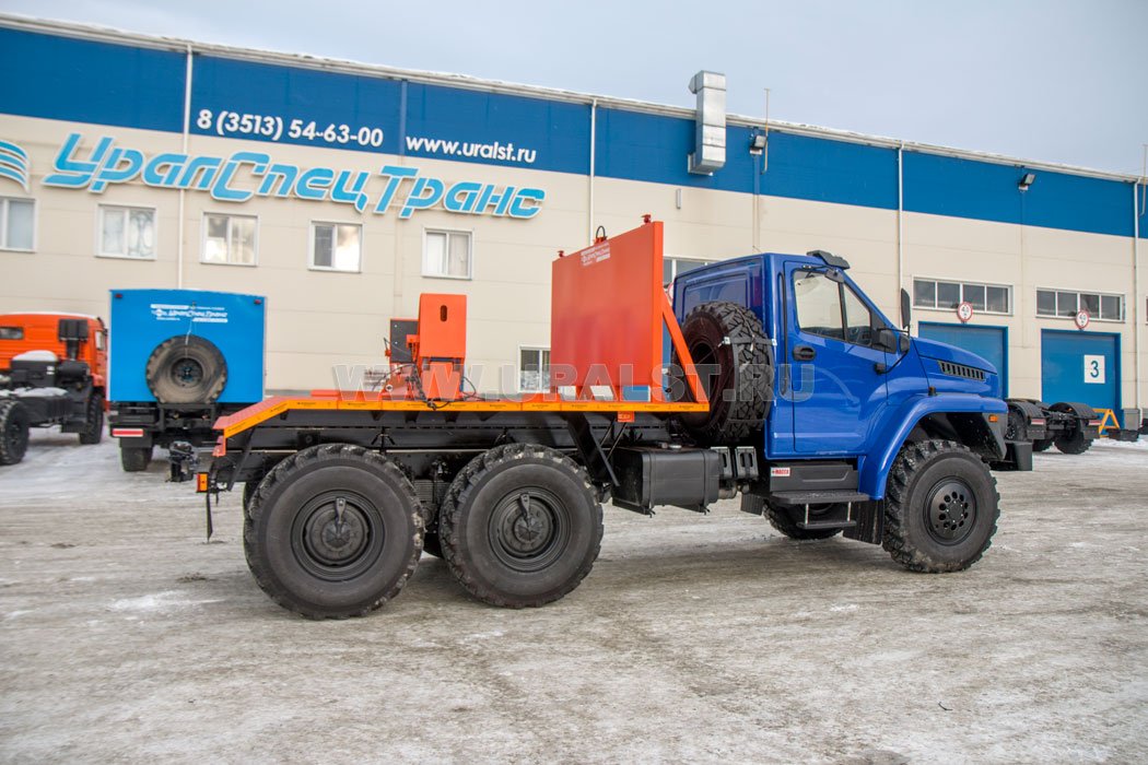 Трубоплетевозный тягач УСТ-5453 Урал 5557-6152-72E5M28