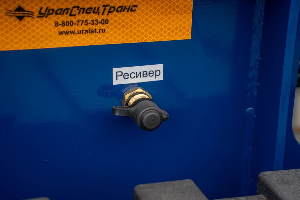 Штуцер подкачки колес