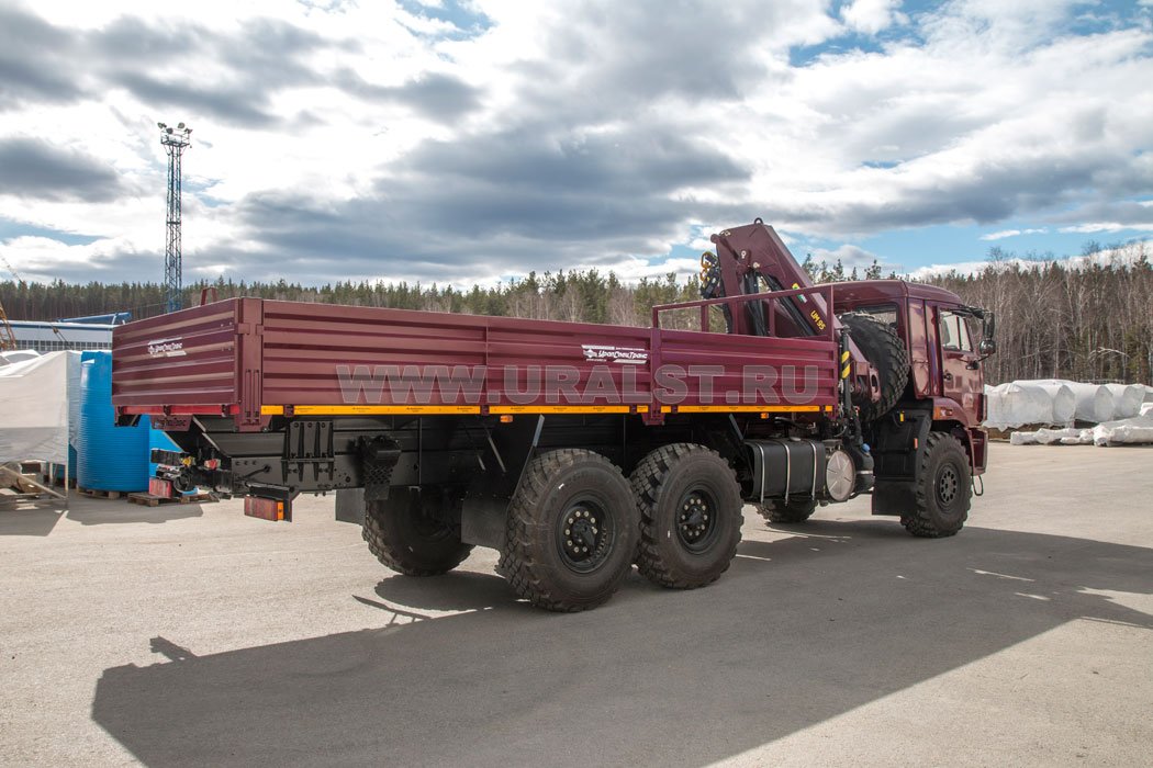 Автомобиль бортовой Камаз 43118RR c КМУ ИМ-95