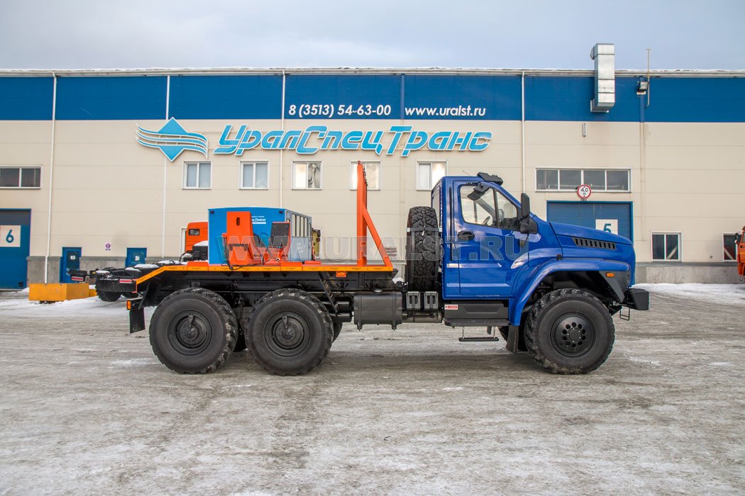 Трубоплетевозный тягач УСТ-5453 Урал 5557-6152-72E5M28