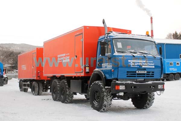 Автопоезд для перевозки взрывчатых веществ