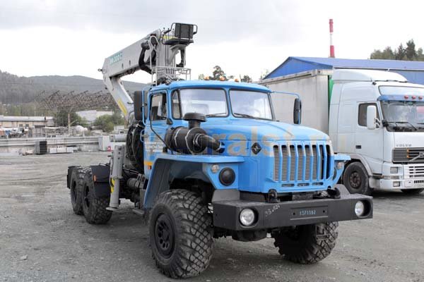 Седельный тягач с КМУ ИФ-300 С