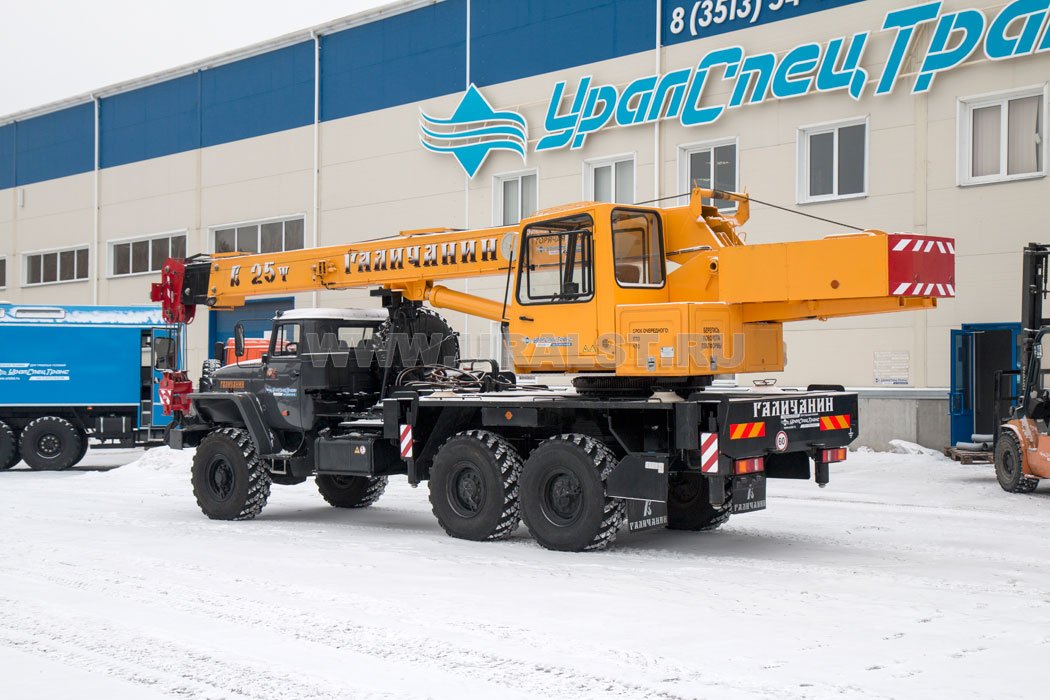 Автомобильный кран КС-55713-3 Галичанин на шасси Урал 4320