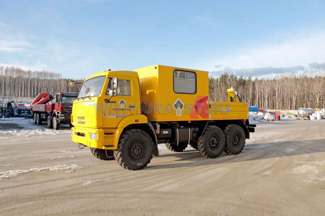 Грузопассажирский автобус Камаз 5350-42 с краном-манипулятором ИМ-20