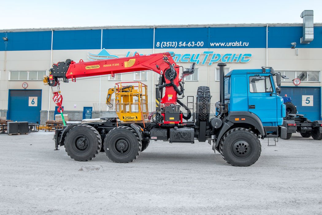 Седельный тягач с КМУ ИТ-200 (тросовый, люлька) УСТ5453PN Урал 5557-80Е5