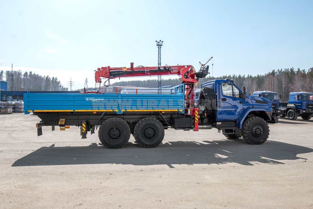 Автомобиль бортовой с КМУ TAURUS 055А (тросовый) с буром 54532Е Урал NEXT 4320-72Е5Г38