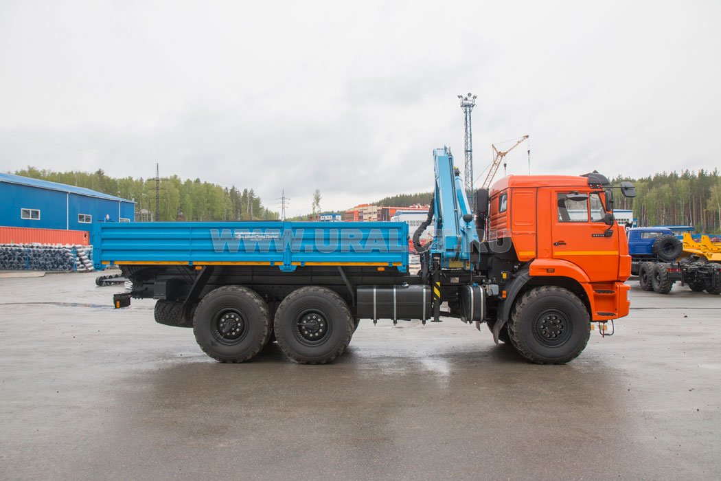 Бортовой автомобиль с КМУ ИМ-150 УСТ 5453 Камаз 43118 сп.м