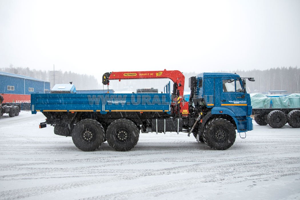 Камаз бортовой 43118-46 с краном-манипулятором ИТ-80