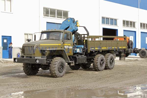 Бортовой Урал с КМУ ИМ-150