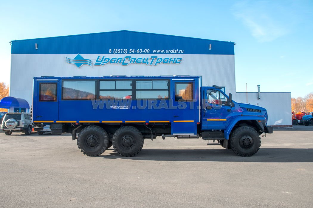 Автобус вахтовый Урал NEXT 3255-5013-71Е5