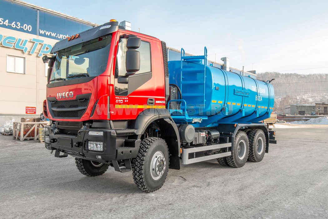 Автоцистерна для питьевой воды АЦПТ-12НО нерж IVECO-AMT TRAKKER 6х6 база 3800мм