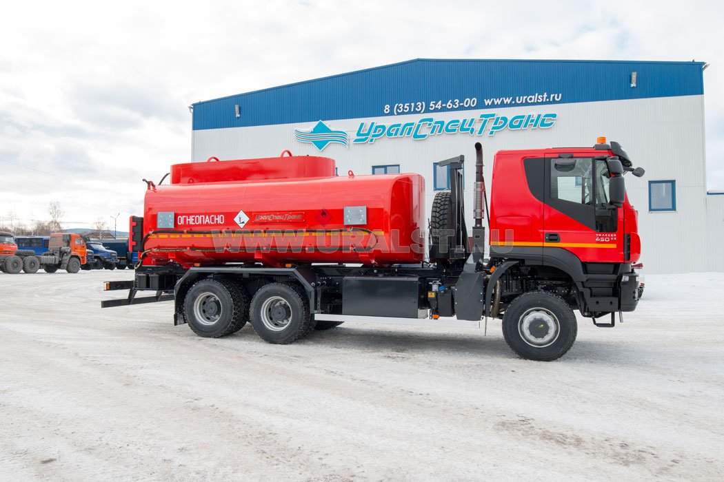 Автотопливозаправщик АТЗ-18-2 IVECO-AMT TRAKKER AD380T45W 4300 ММ, задний УВТ
