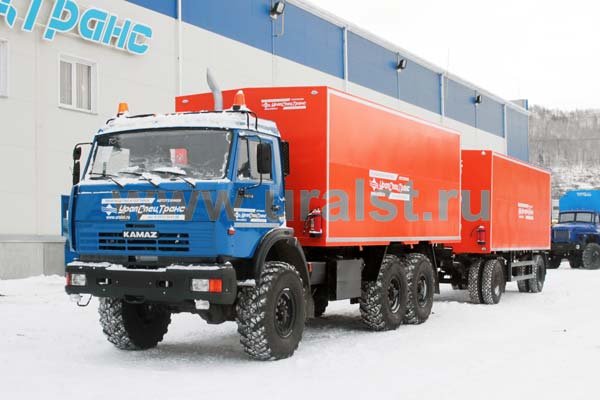 Автомобиль и прицеп-фургон для перевозки взрывчатых веществ