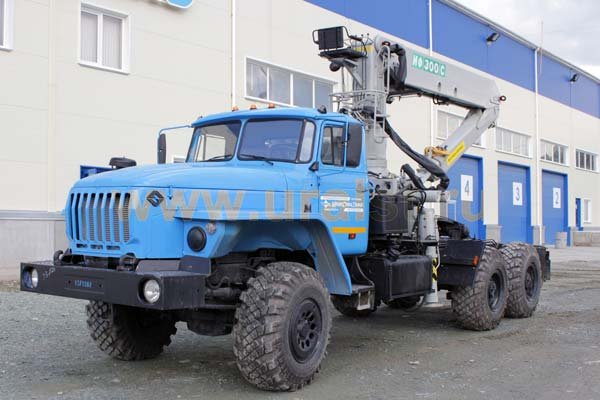 Седельный тягач с КМУ ИФ-300