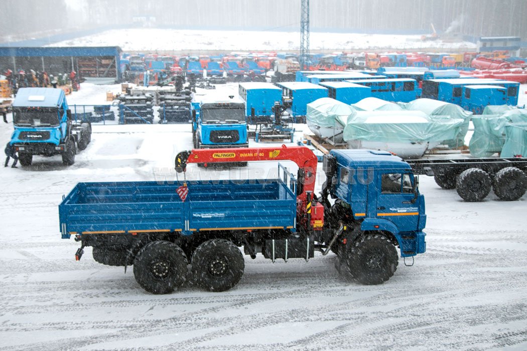 Камаз бортовой 43118-46 с краном-манипулятором ИТ-80