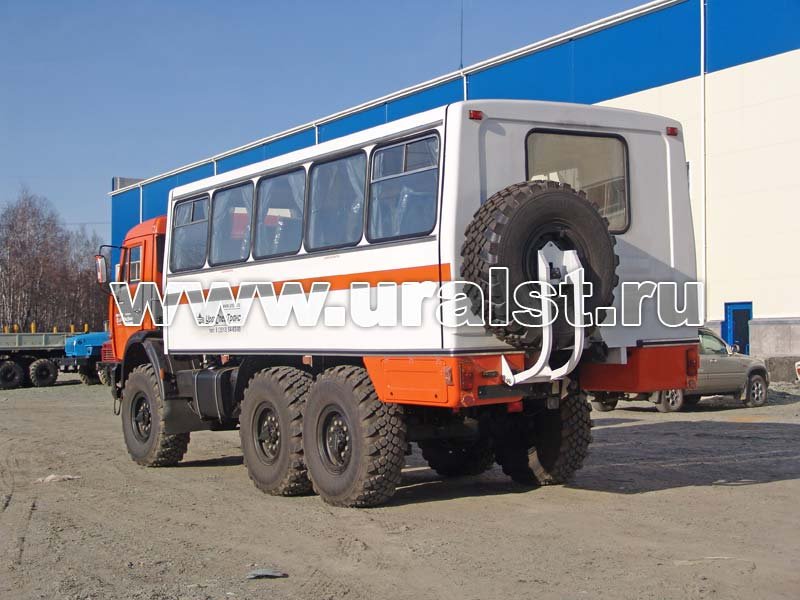 Вахтовый автобус КАМАЗ 4208