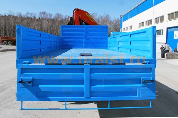 Бортовой автомобиль Камаз с краном-манипулятором