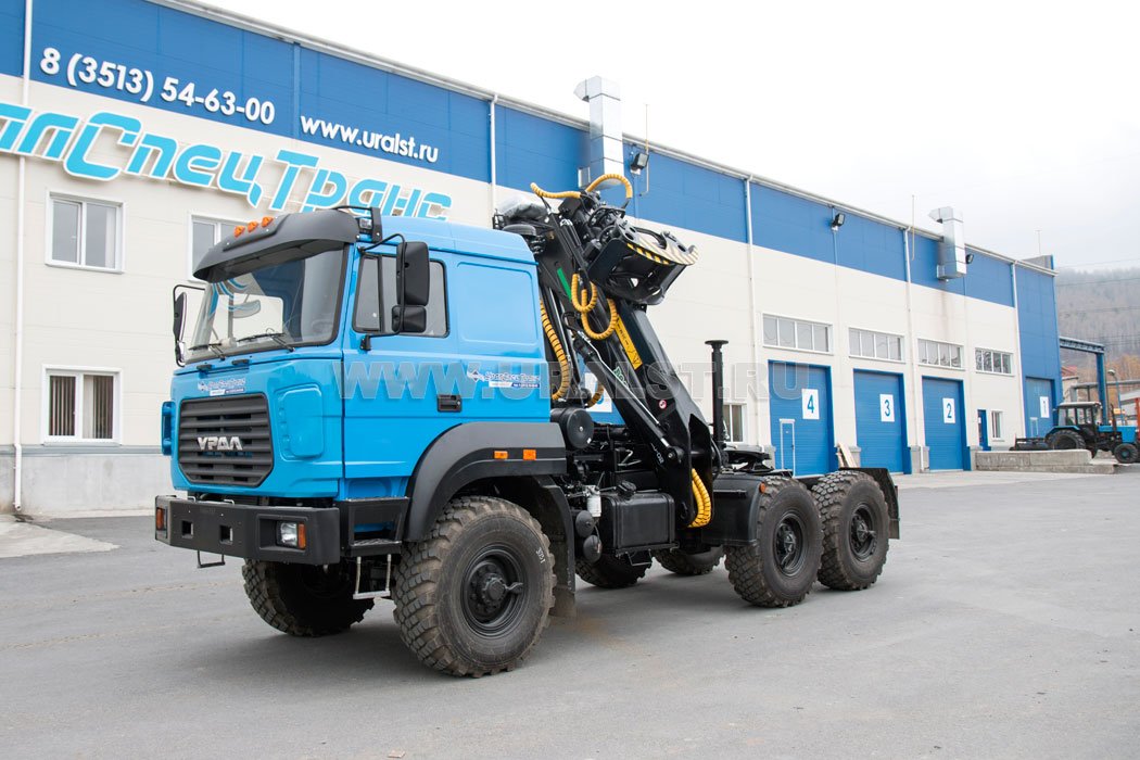Тягач Урал 44202 с ГМ ОМТЛ-120-02