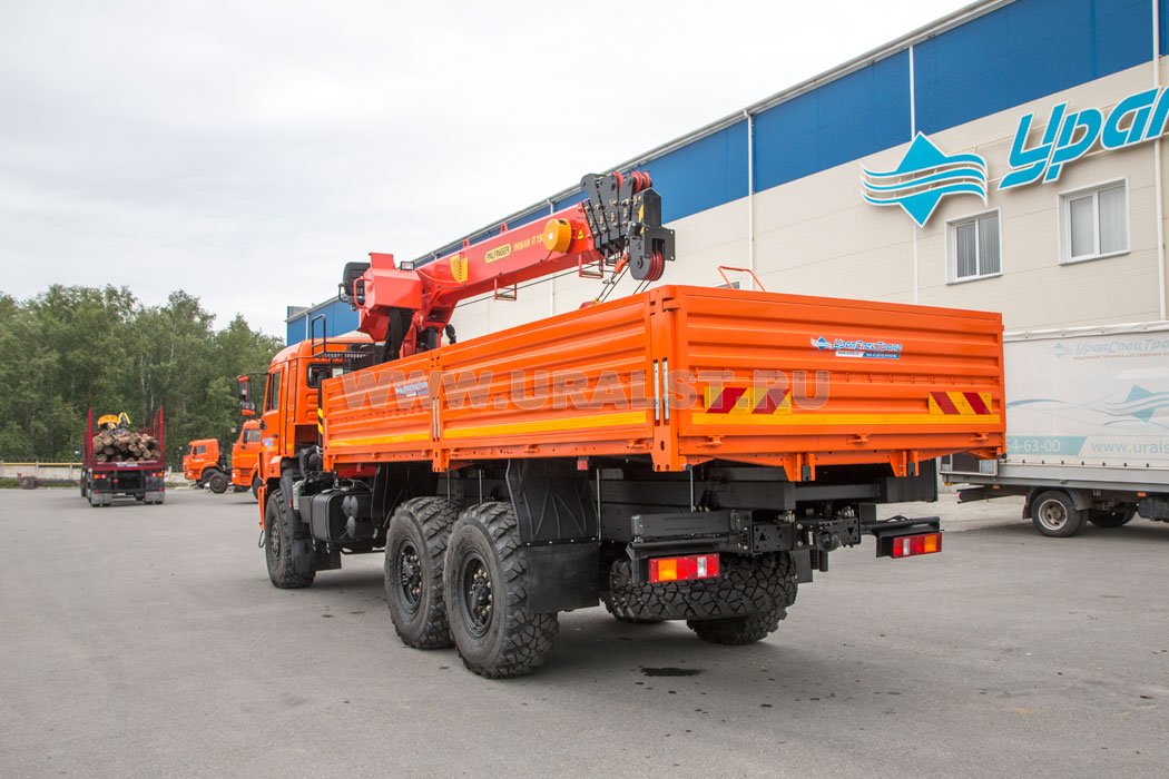 Автомобиль бортовой Камаз 43118-46 с краном-манипулятором ИТ-150