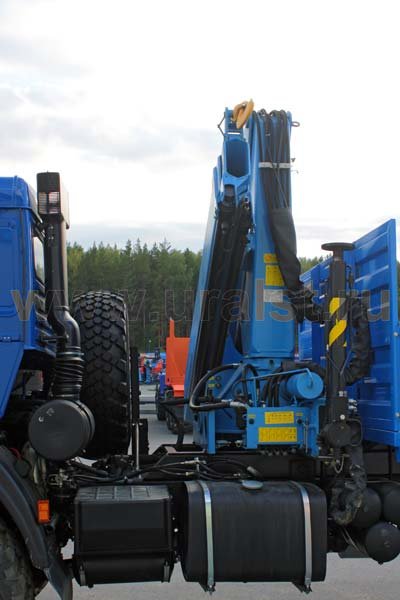 Бортовой Камаз с КМУ ИМ-150
