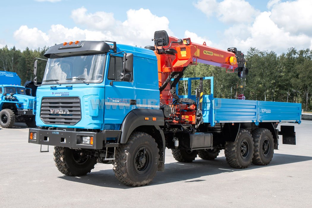 Автомобиль бортовой Урал 4320-82М с краном-манипулятором ИТ-180
