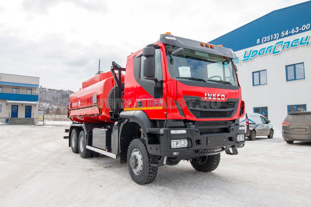 Автотопливозаправщик АТЗ-18-2 IVECO-AMT TRAKKER AD380T45W 4300 ММ, задний УВТ