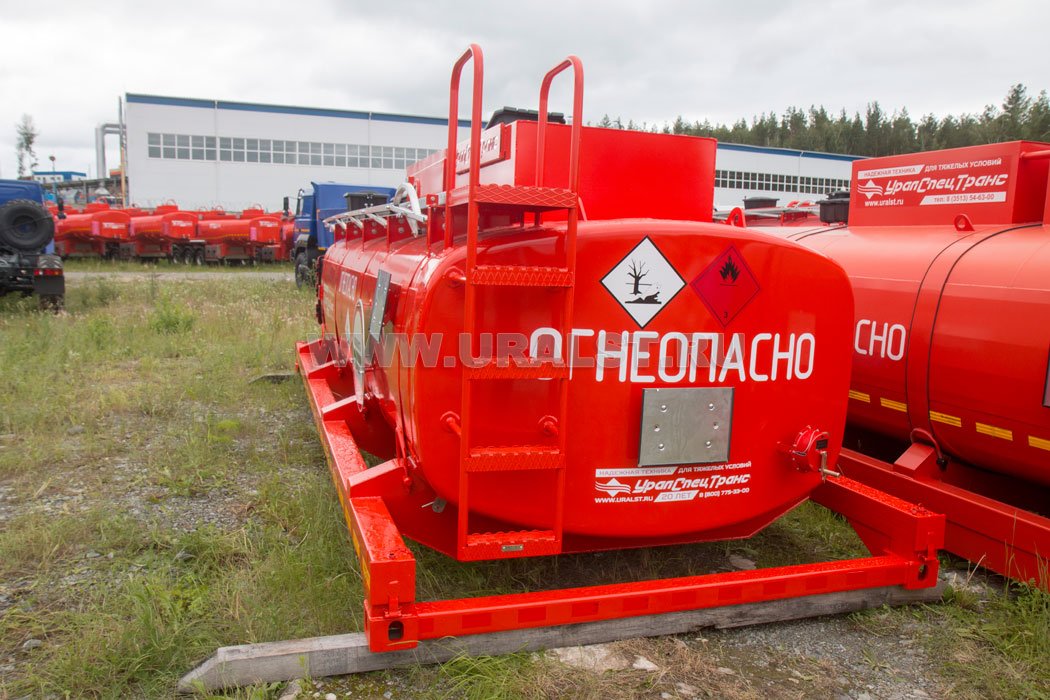 Лестница на площадку обслуживания цистерны