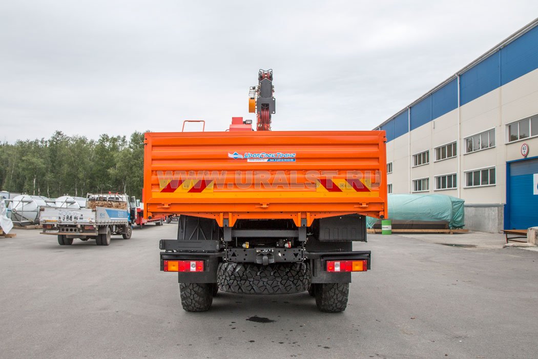 Автомобиль бортовой Камаз 43118-46 с краном-манипулятором ИТ-150