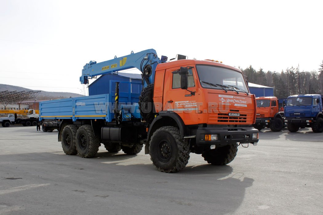 Автомобиль бортовой Камаз 43118-10 с краном-манипулятором ИТ-180