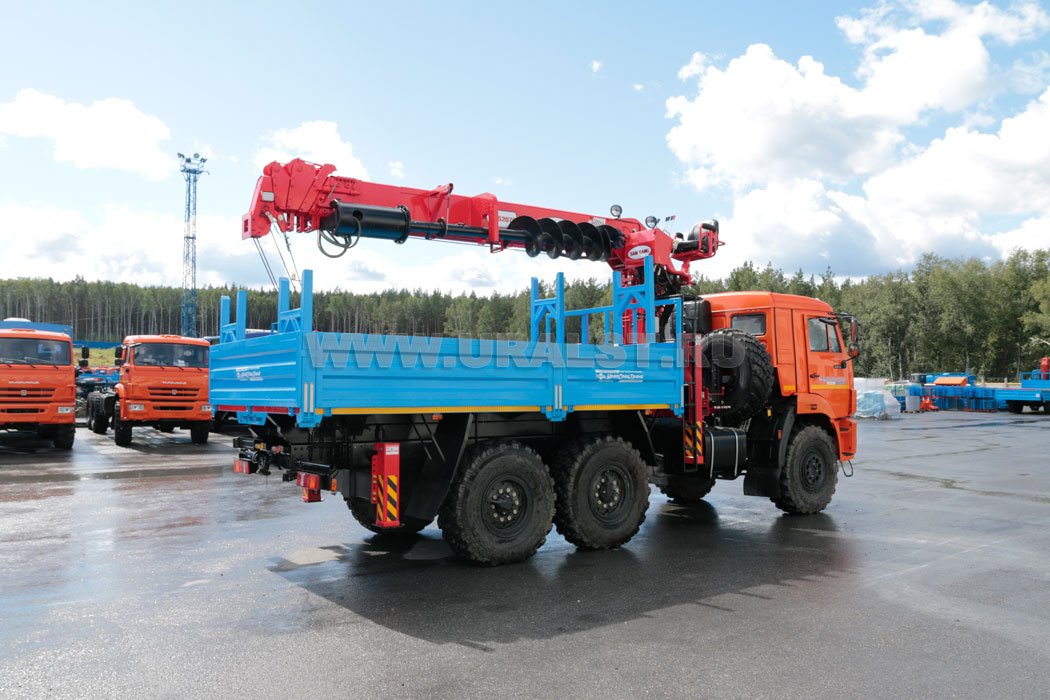 Бурильно-крановая машина УСТ-5453 с КМУ SAMYANG 2076 с буром