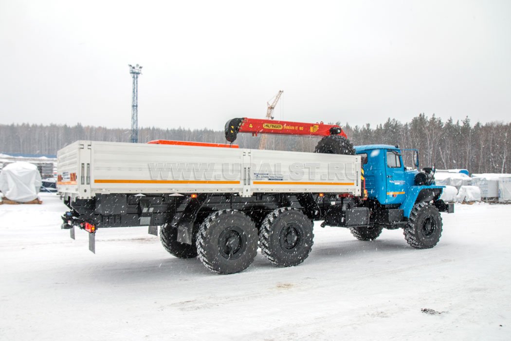 Автомобиль бортовой Урал 4320-60М с краном-манипулятором ИТ-80