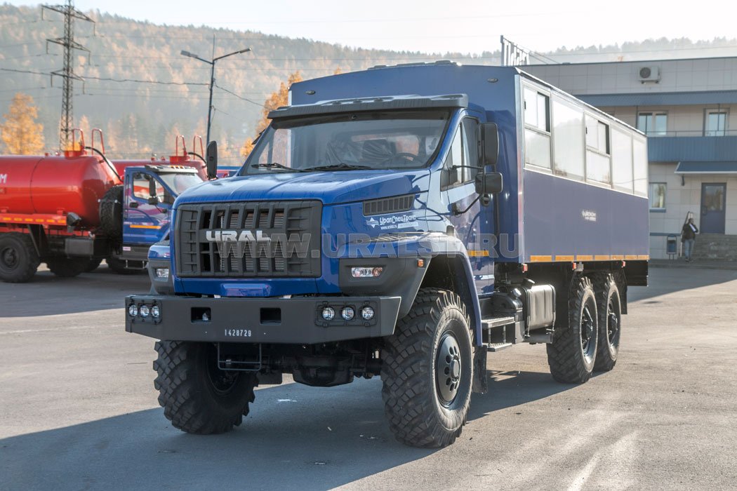 Автобус вахтовый Урал NEXT 3255-5013-71Е5