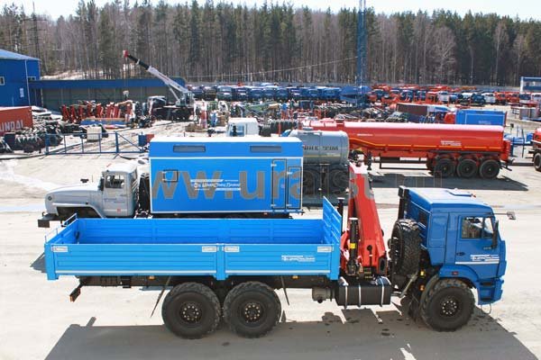 Бортовой автомобиль Камаз 43118 (CUMMINS) с краном-манипулятором Palfinger PK-23500А