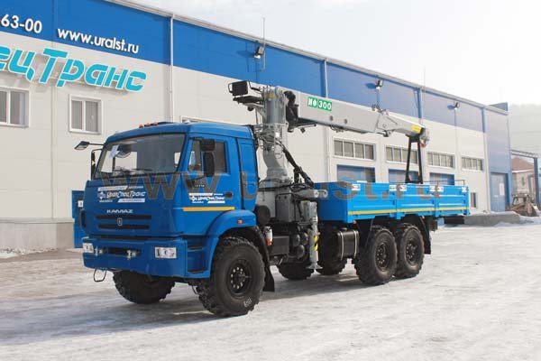 Бортовой автомобиль Камаз с краном-манипулятором