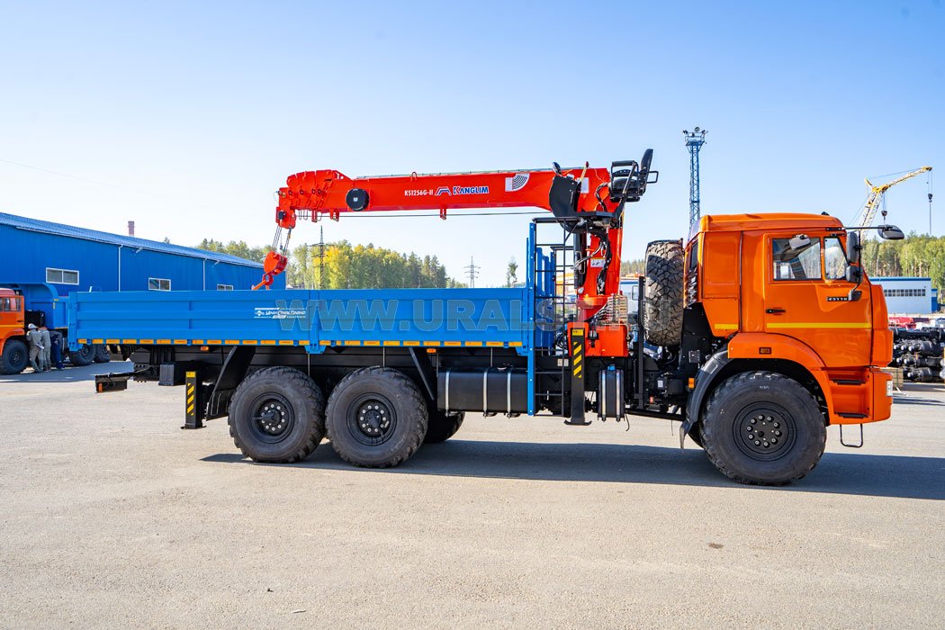 Бортовой автомобиль с КМУ KS-1256G-II (тросовый) УСТ 5453 Камаз 43118 сп.м