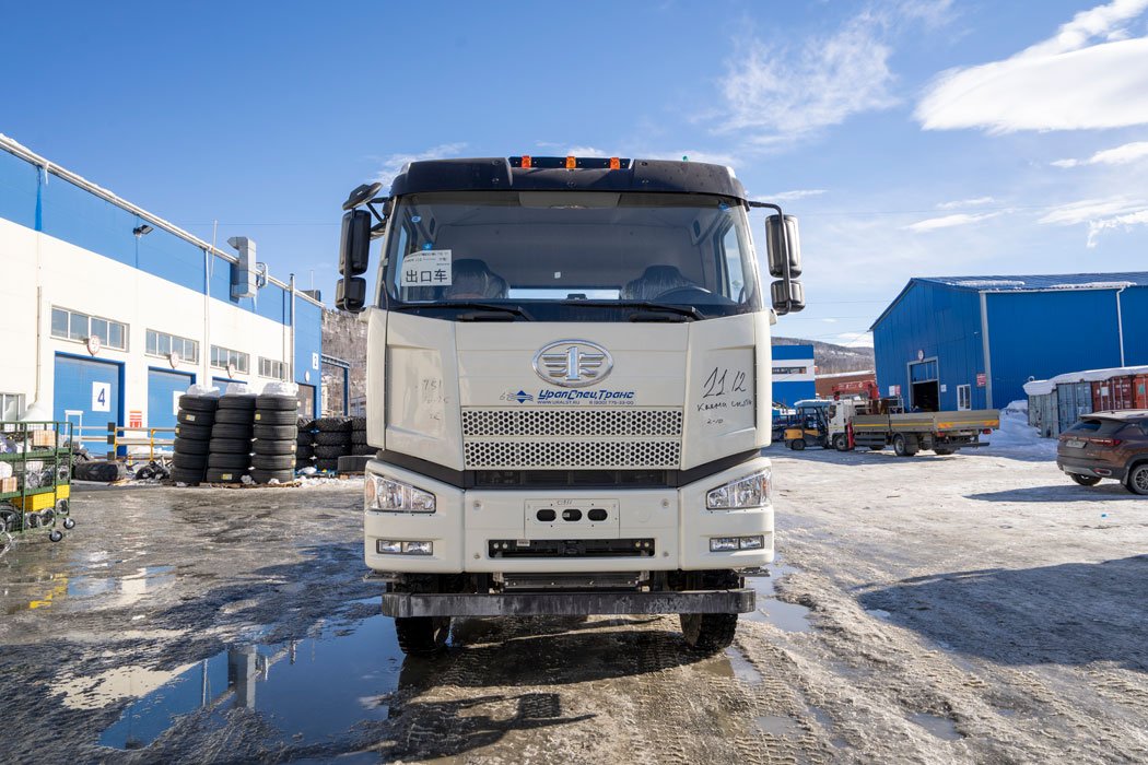 Седельный тягач УСТ 5453 FAW 3250 (6х6), КБ 3675, ССУ 1510 мм