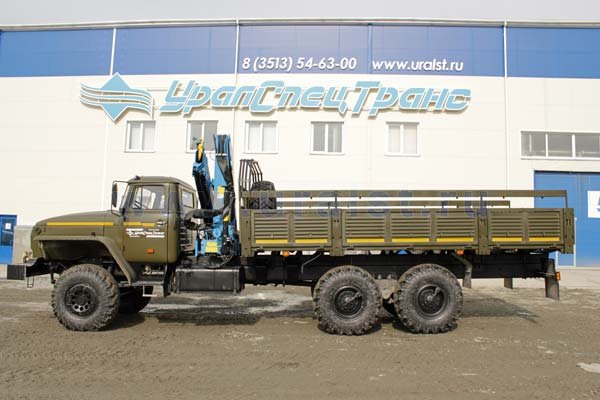 Бортовой Урал с КМУ ИМ-150
