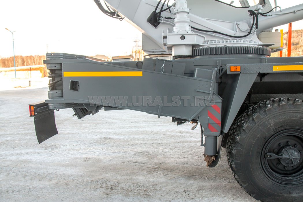 Опоры автокрана КС-55733