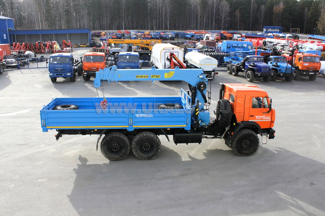 Автомобиль бортовой Камаз 43118-10 с КМУ ИТ-180