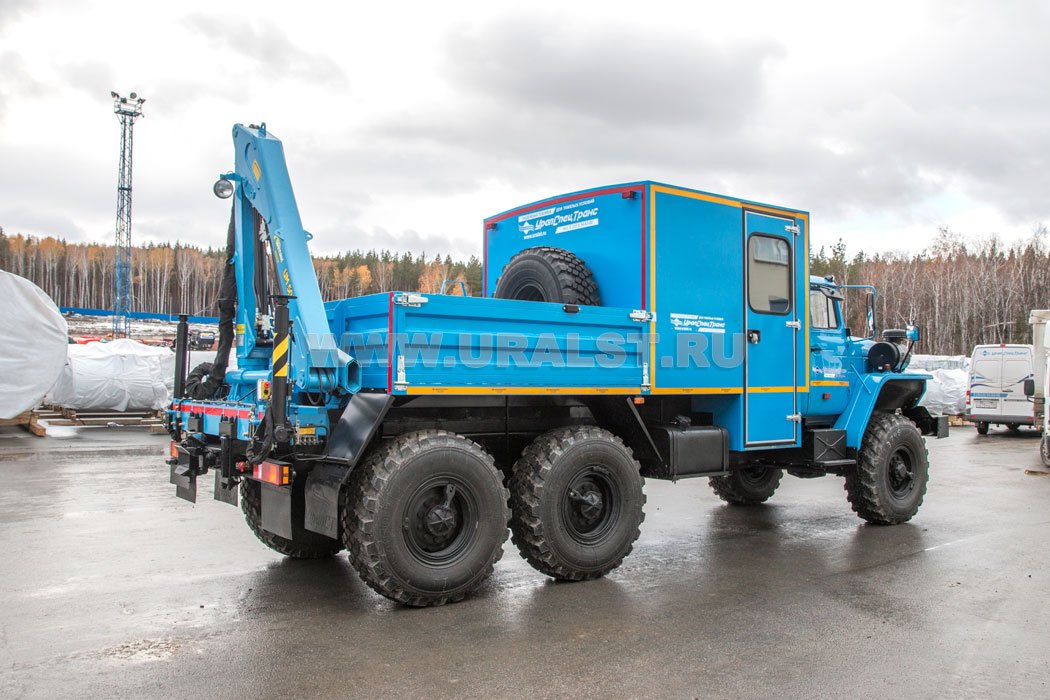 Грузопассажирский автомобиль УСТ Урал ГПА с краном-манипулятором ИМ-55